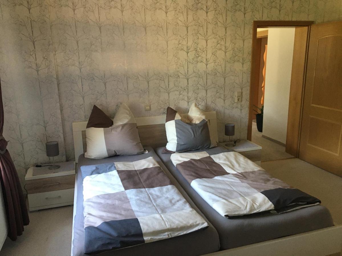 Ferienwohnung Am Goethe Park Fuer 2 Bis 3 Personen イェーナ エクステリア 写真